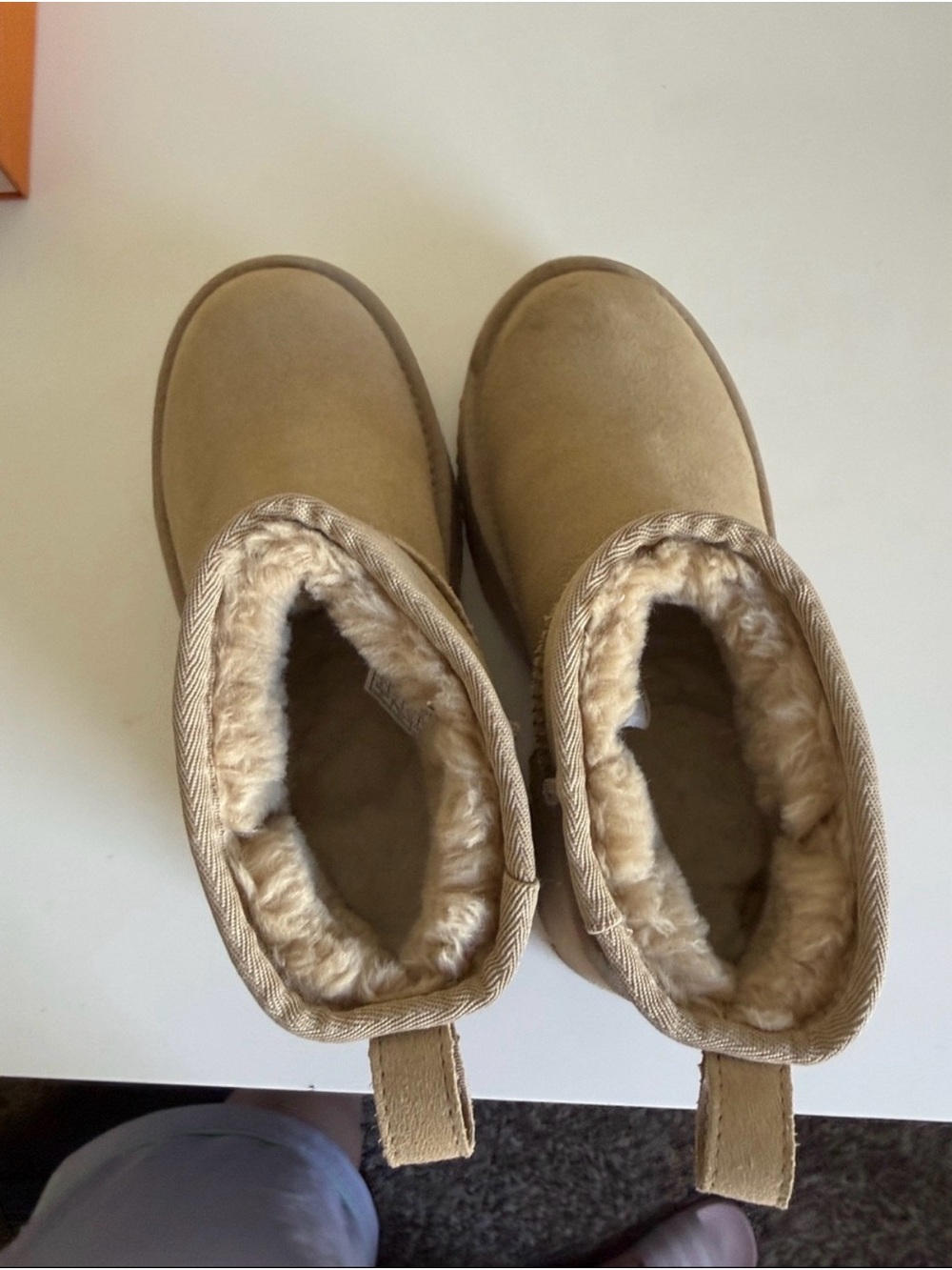 UGG Kids Short Faux-Shearling Boots - Beige/Tan
